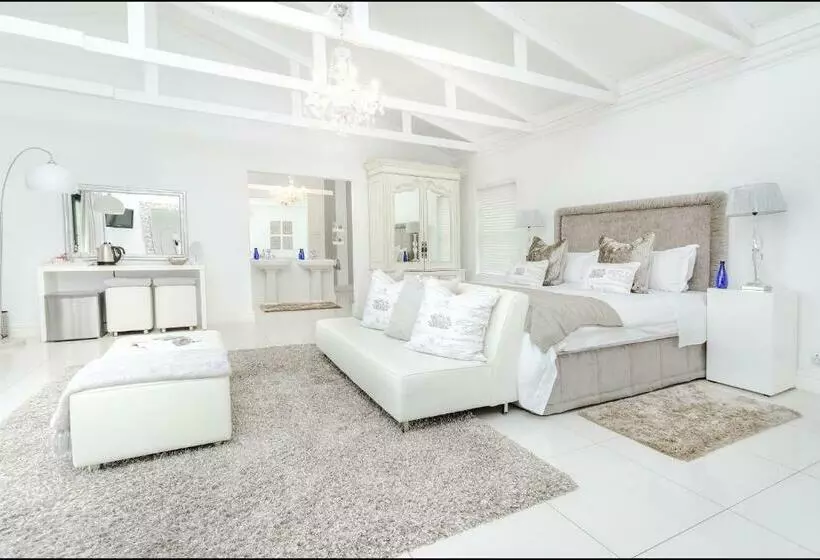 Deluxe Suite, Brenaissance Wine & Stud Estate
