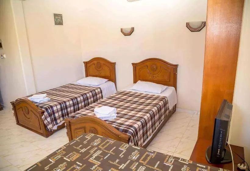 استودیوی استاندارد, Chrysanthos Boutique Apartments