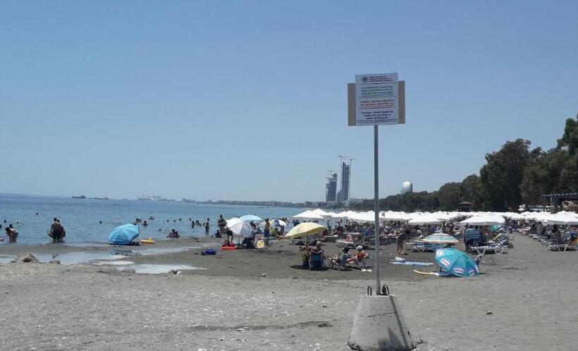 이코노미 스튜디오, Chrysanthos Boutique Apartments