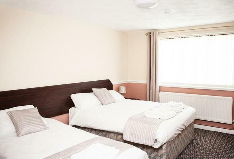 חדר סטנדרט לשלושה, The Crewe Arms