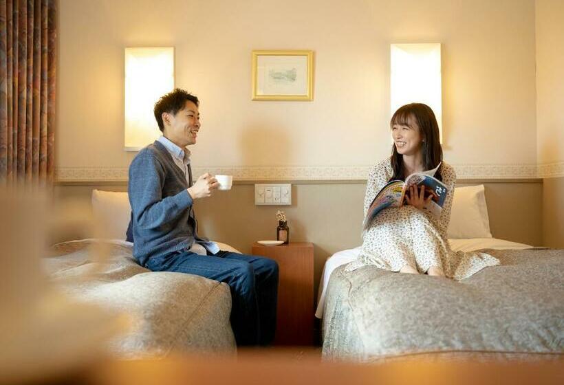 חדר סטנדרט, Ace Morioka