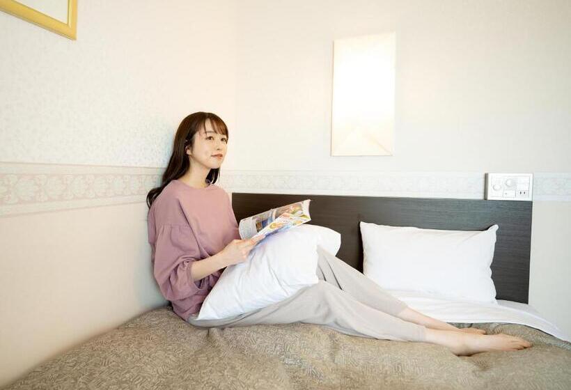 חדר בסיסי, Ace Morioka