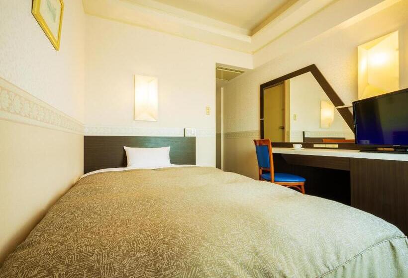 חדר בסיסי, Ace Morioka