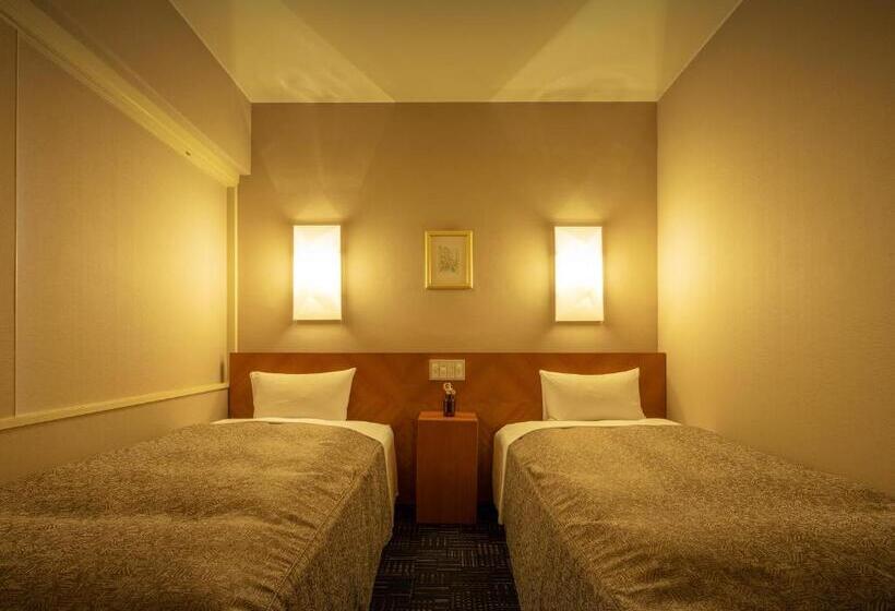 חדר קומפורט, Ace Morioka