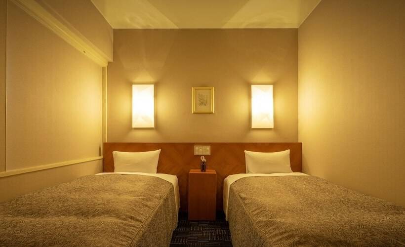 חדר בסיסי, Ace Morioka