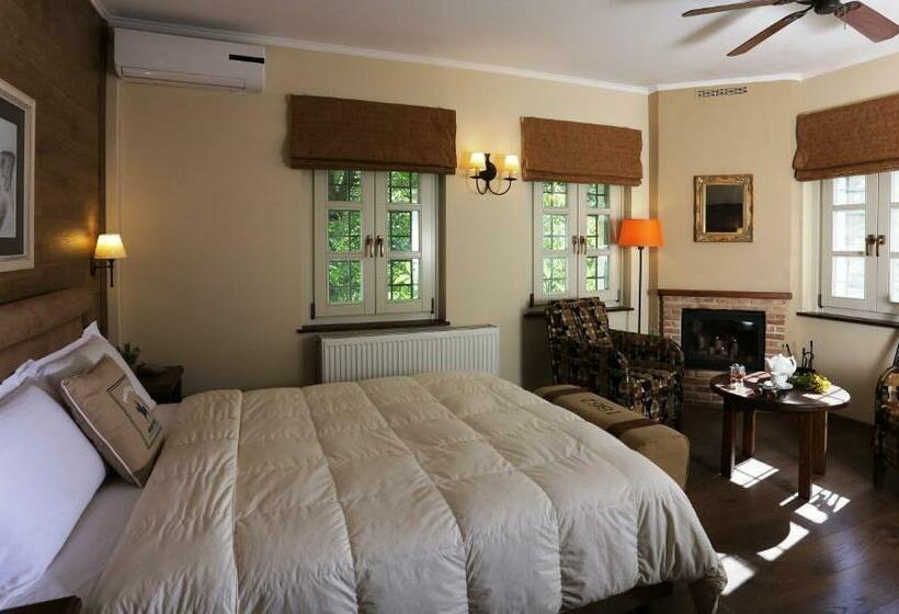 スーペリアールーム, Gamila Rocks Mountain