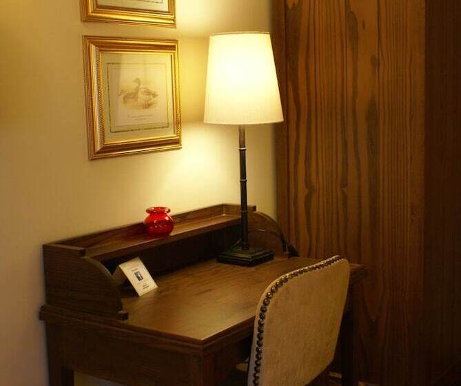 スタンダードルーム, Gamila Rocks Mountain