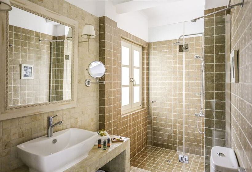 スタンダードトリプルルーム, Gamila Rocks Mountain