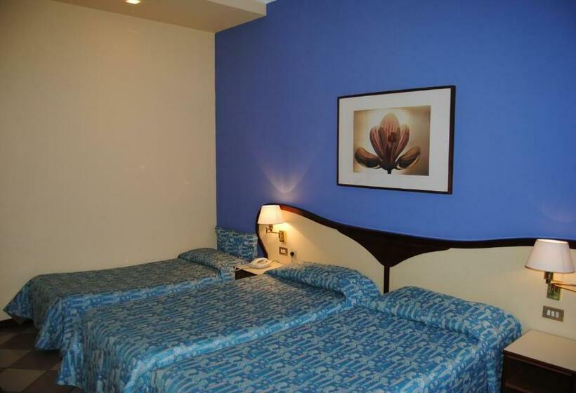 חדר סטנדרט לשלושה, La Fenice