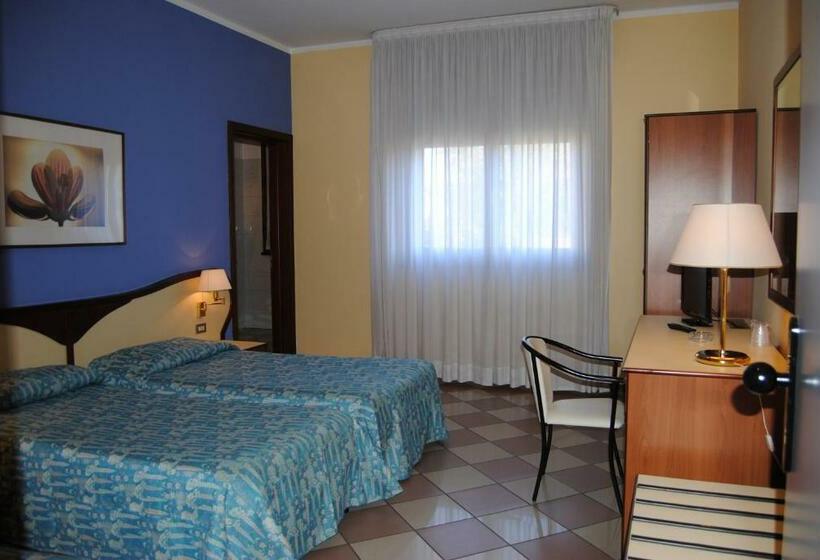 חדר סטנדרט לשלושה, La Fenice