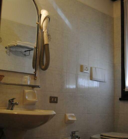 חדר סטנדרט לשלושה, La Fenice