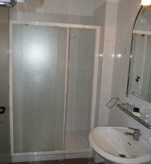 חדר סטנדרט לשלושה, La Fenice