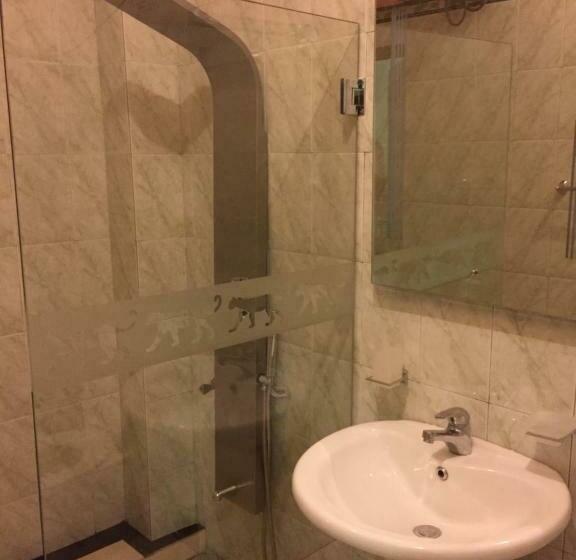 Номер Deluxe, Le Leopard D 'argent