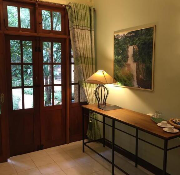 Номер Стандарт Вид на Сад, Le Leopard D 'argent