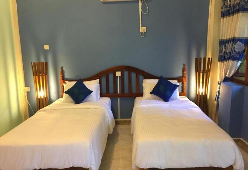 Номер Стандарт Вид на Сад, Le Leopard D 'argent