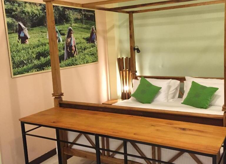 Номер Стандарт Вид на Сад, Le Leopard D 'argent