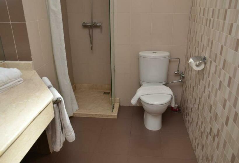 اتاق استاندارد, Malak