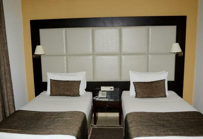 اتاق استاندارد, Malak