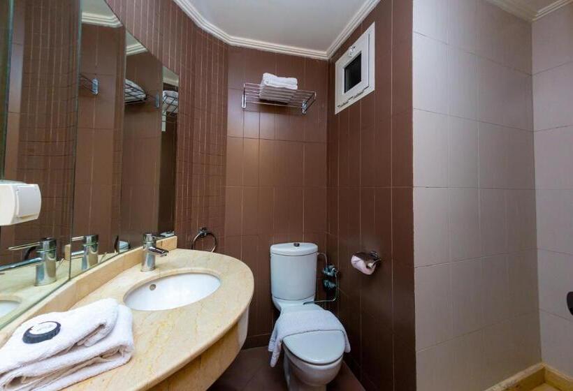 اتاق استاندارد, Malak