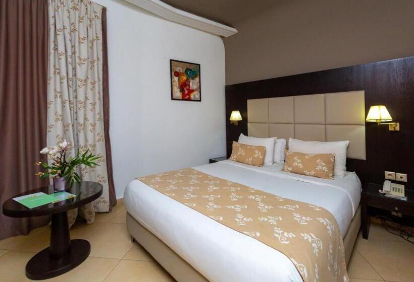 اتاق استاندارد, Malak