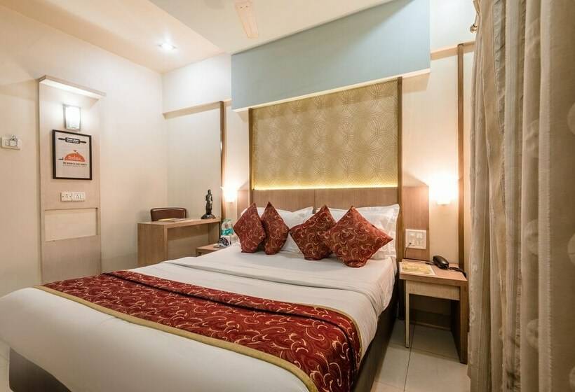 דירת חדר דלוקס, Panchratna Panvel