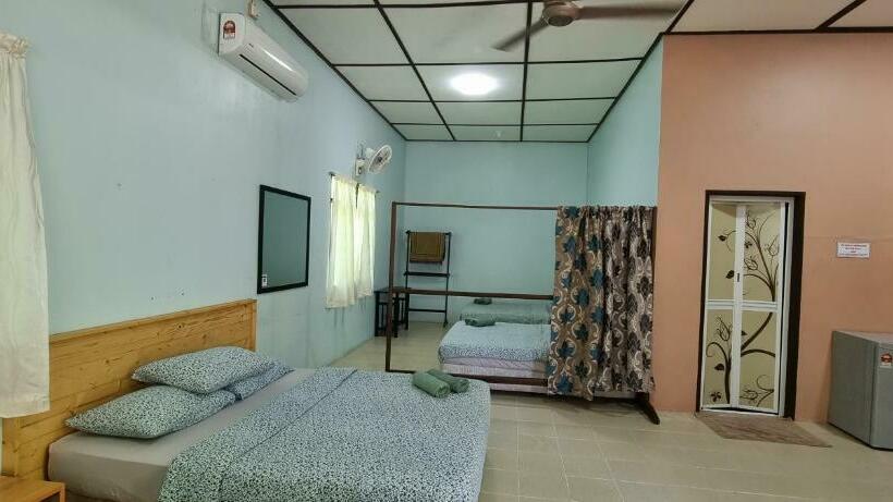 חדר משפחתי, Pandan Laut Beach Resort