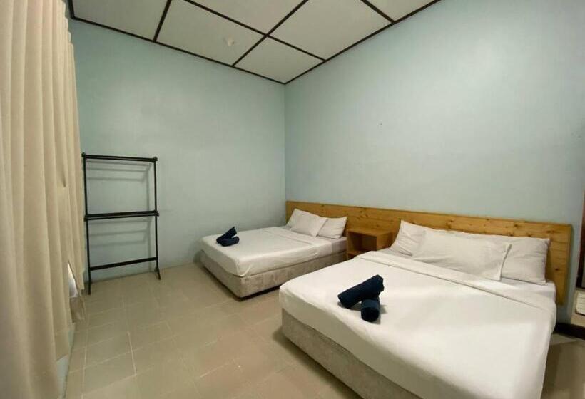 Семейный Номер, Pandan Laut Beach Resort