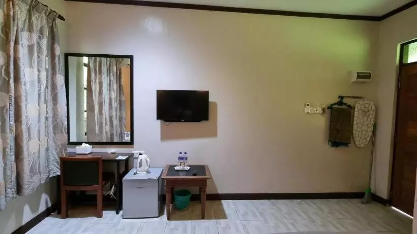 スーペリアトリプルルーム, Pandan Laut Beach Resort