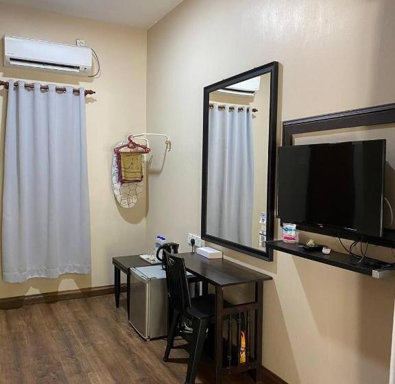 חדר סופריור לשלושה, Pandan Laut Beach Resort