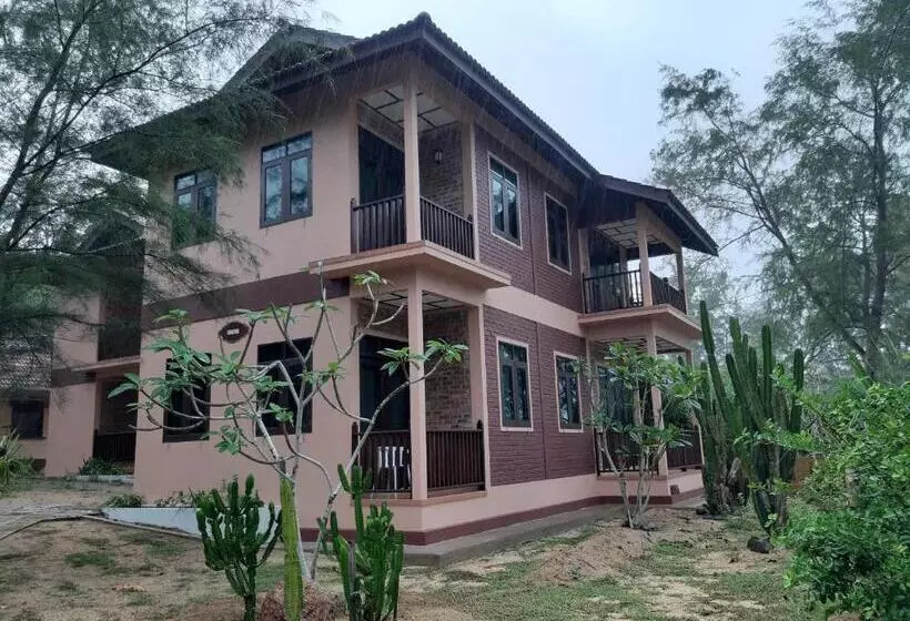 キングサイズベッドのスタンダードルーム, Pandan Laut Beach Resort