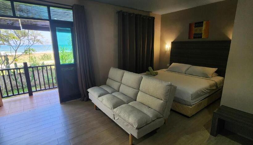 带大床的标准间, Pandan Laut Beach Resort