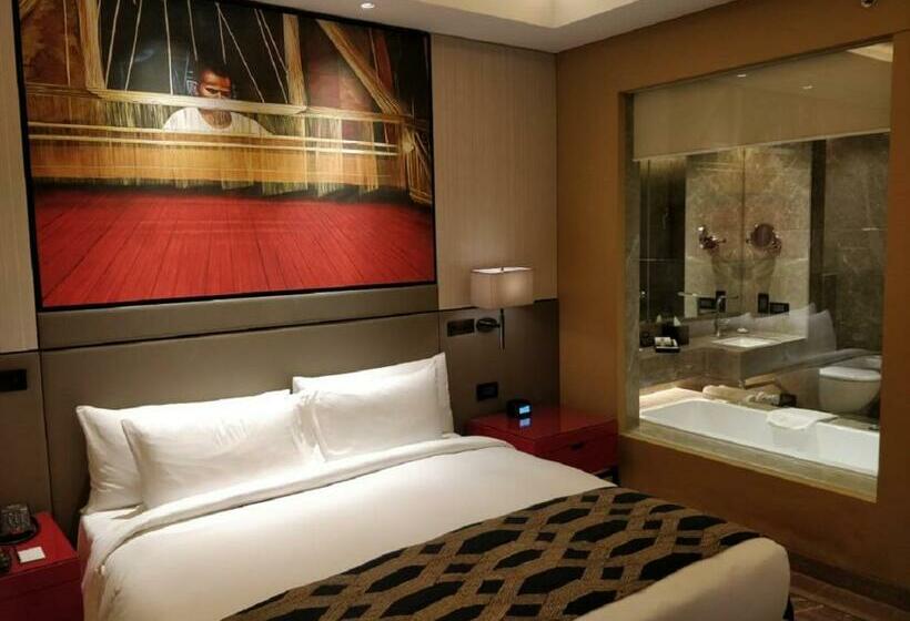 Номер Deluxe, Radisson Blu Faridabad
