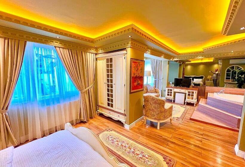 带大床的标准间, Real King Suite