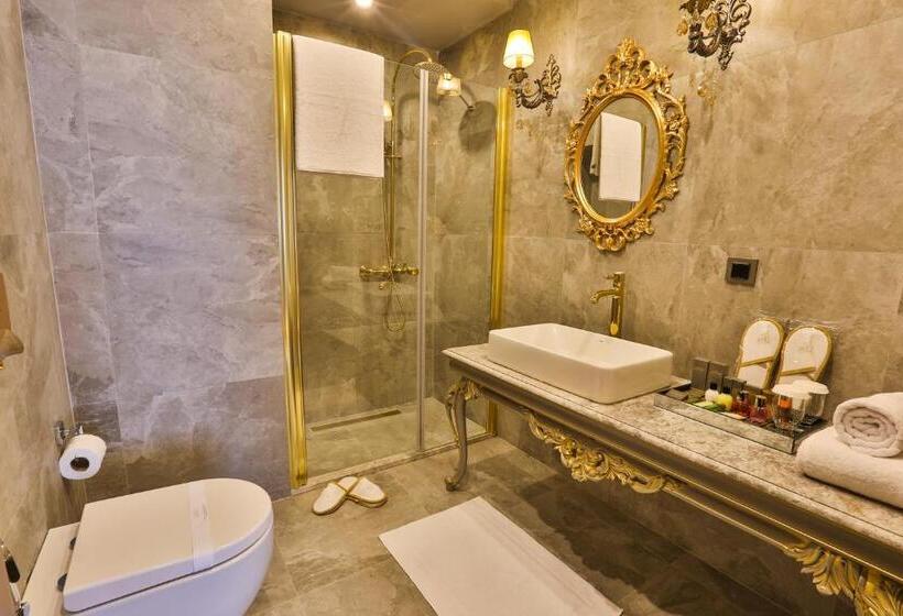 带阳台套房, Real King Suite