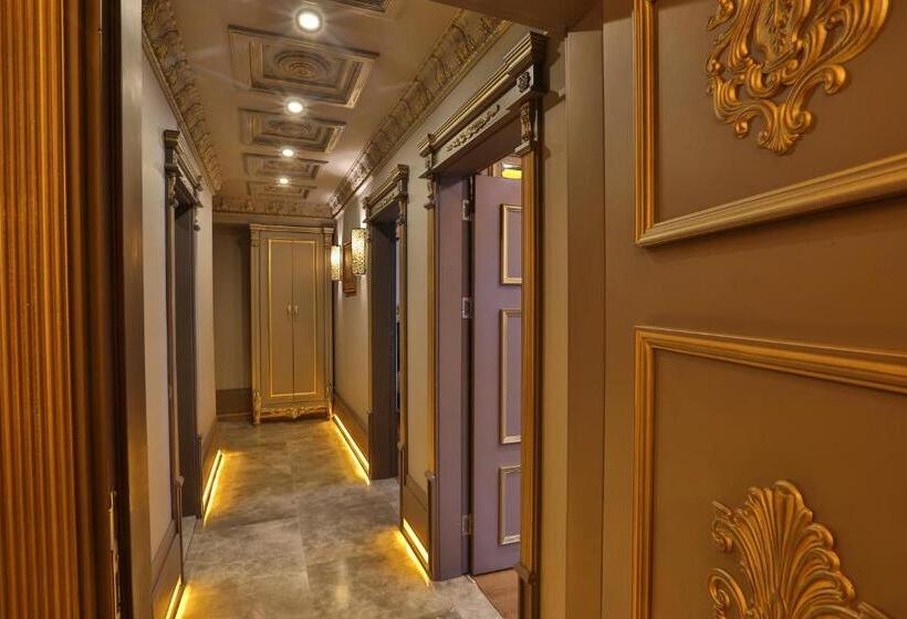 带阳台套房, Real King Suite