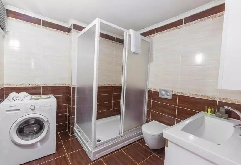 Huoneisto 2 Makuuhuonetta, Real King Suite
