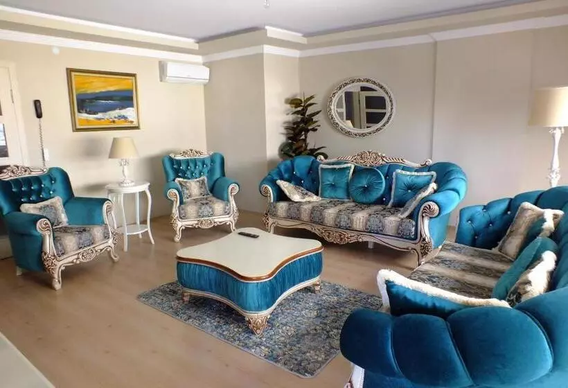 Huoneisto 2 Makuuhuonetta, Real King Suite