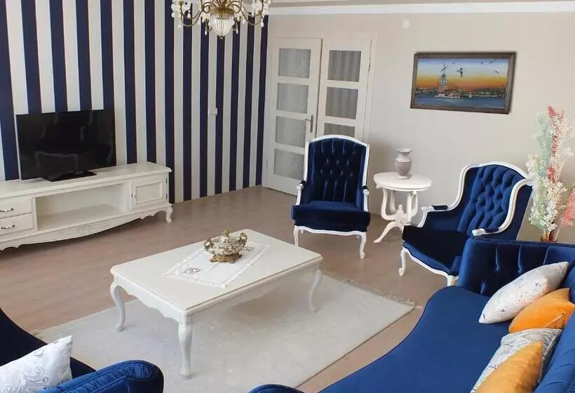 Huoneisto 2 Makuuhuonetta, Real King Suite