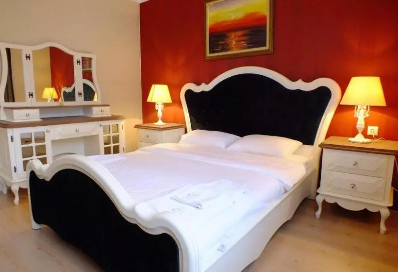 Huoneisto 2 Makuuhuonetta, Real King Suite