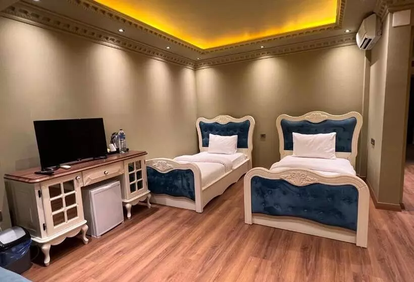 Perhehuone, Real King Suite