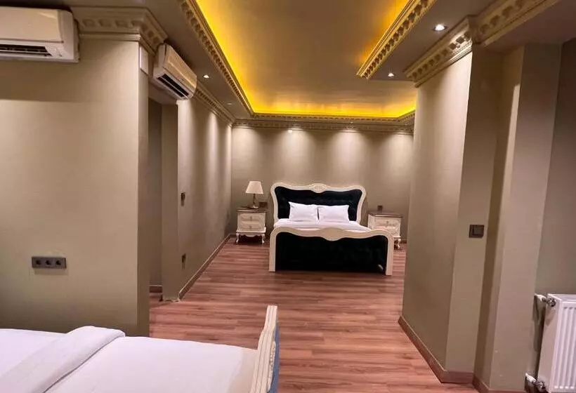 Perhehuone, Real King Suite