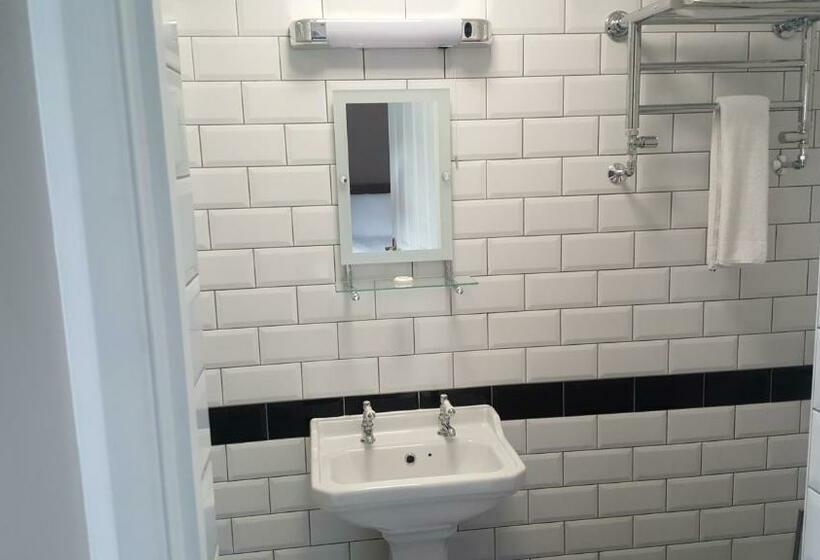 Номер Стандарт, Rye Court