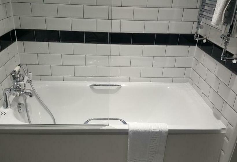 Номер Deluxe, Rye Court