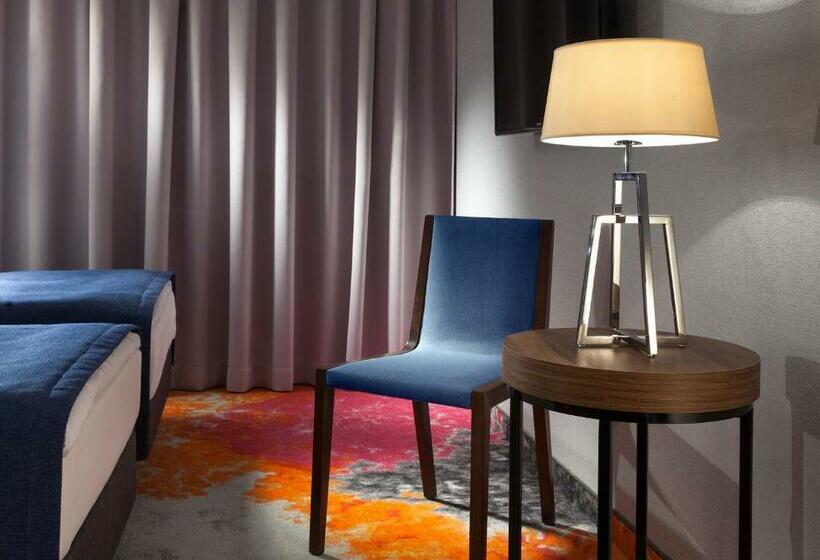 スーペリアールーム, Sadova