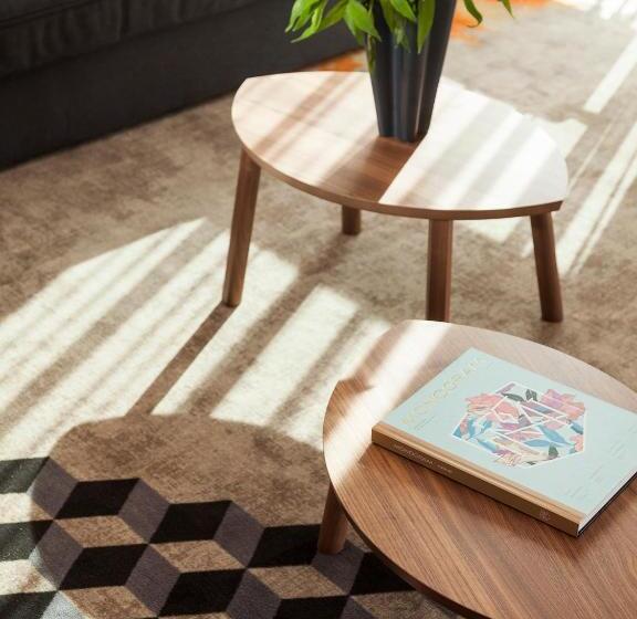 豪华房间, Sadova