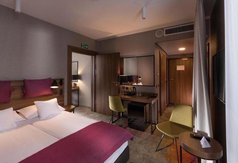 スタンダードスタジオ, Sadova