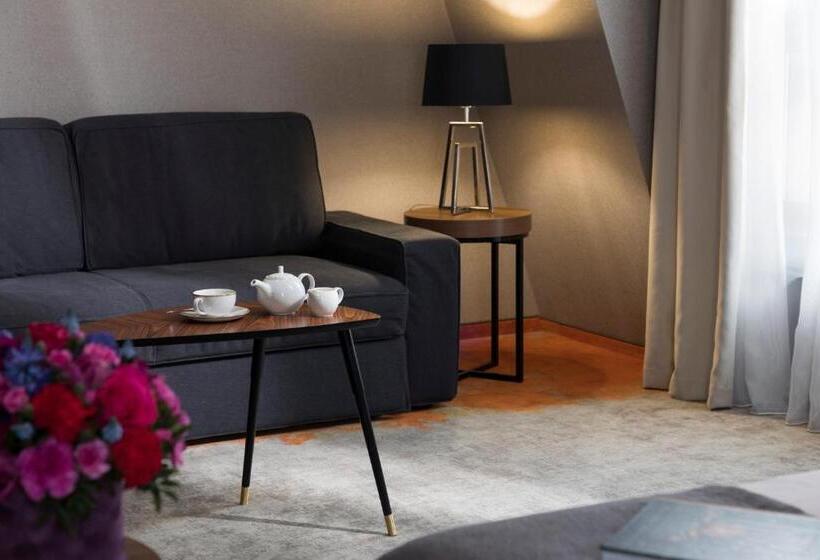 豪华家庭房间, Sadova