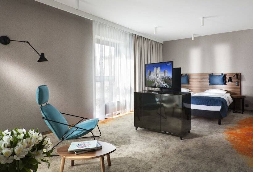 デラックスルーム, Sadova