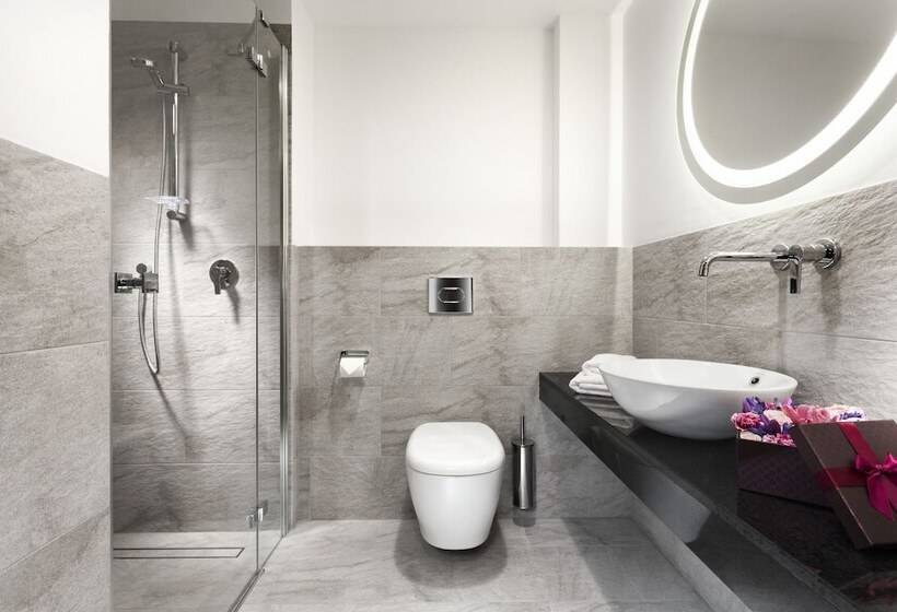 スタンダードスタジオ, Sadova