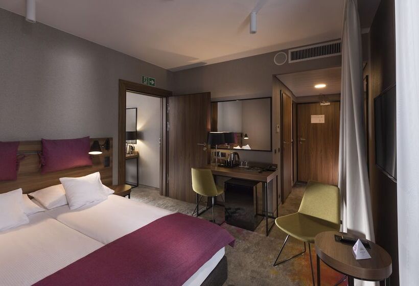 标准工作室, Sadova